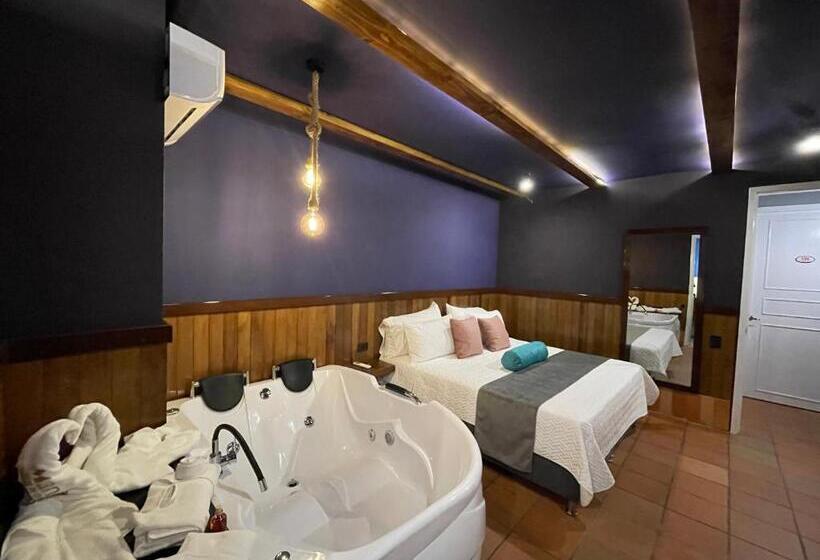 استودیوی استاندارد, Campestre Manoa