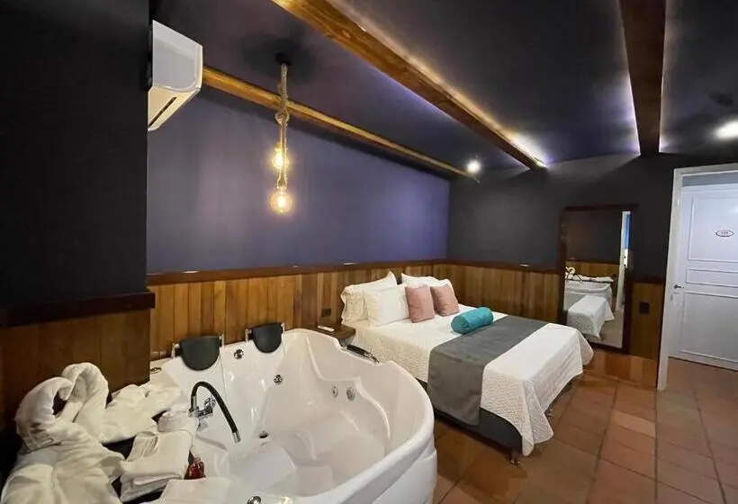 Standard-studio, Campestre Manoa