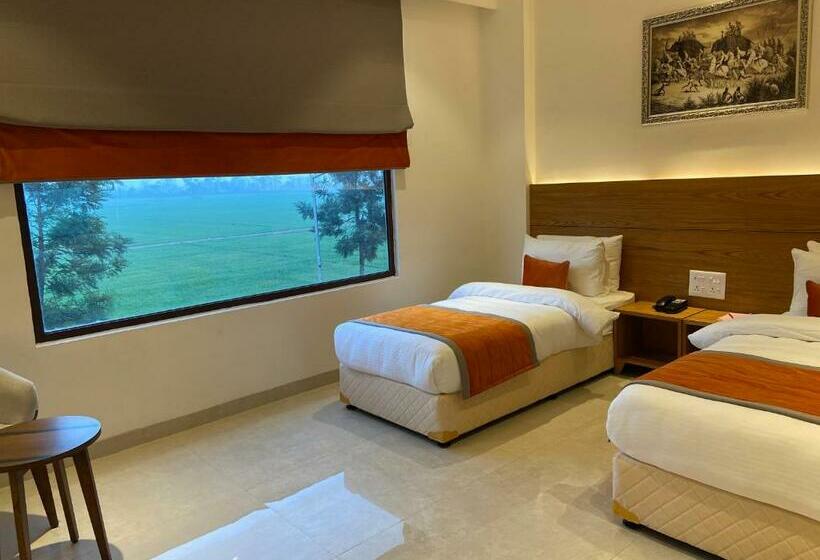 수피리어 룸, Icon Rajpura