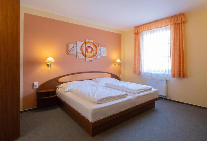 标准间, Mohelnice