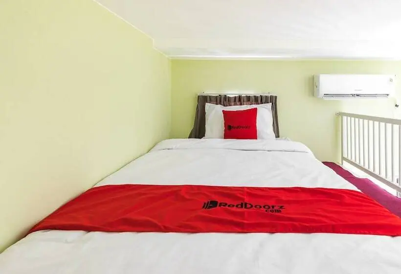اتاق استاندارد, Reddoorz Syariah Near Suncity Mall Sidoarjo