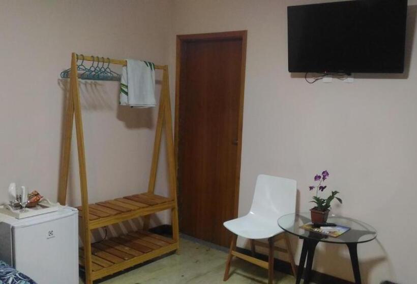 جناح عائلي, Pousada Container Eco Manguinhos