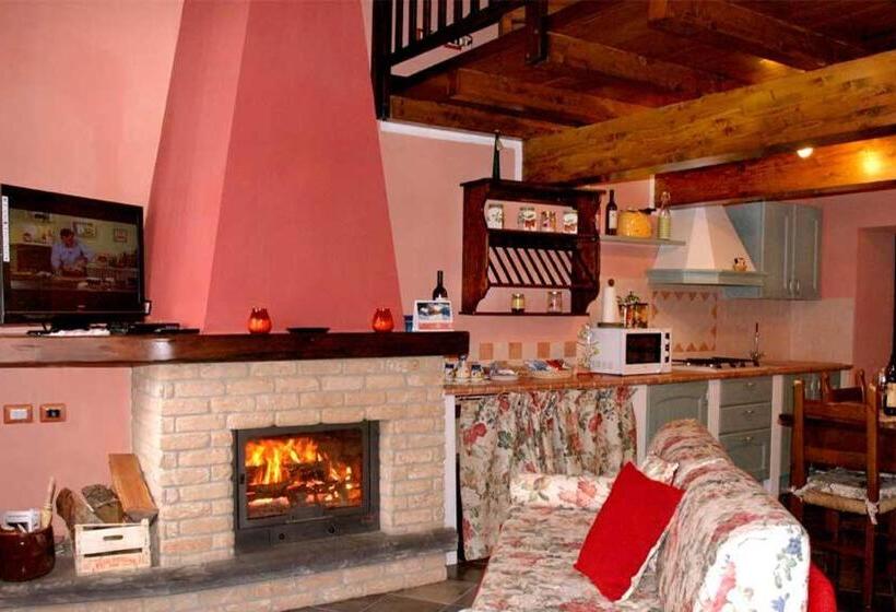 شقة غرفة واحدة مطلة على حمام السباحة, Borgo Delle Panie