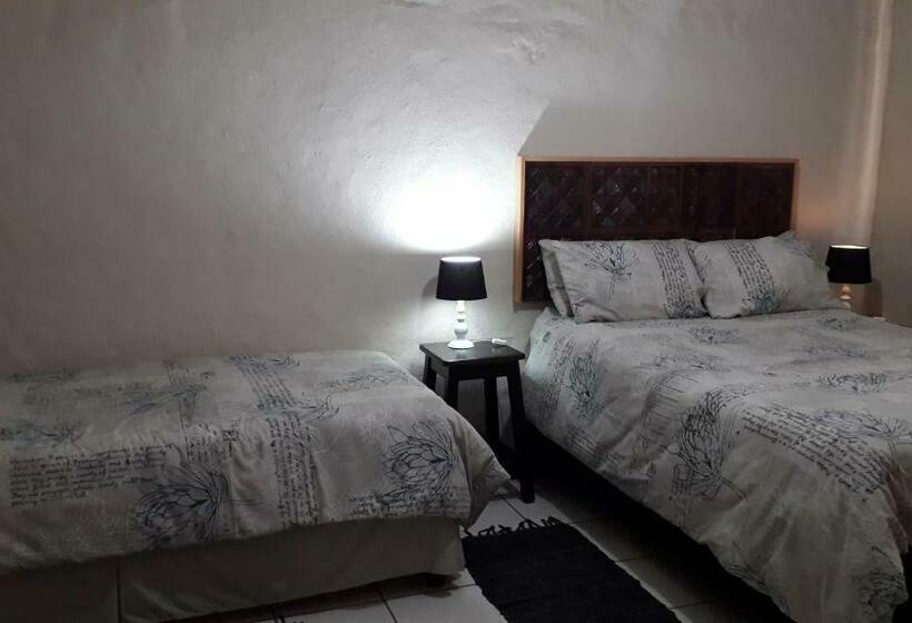 デラックスルーム, Die Hok Self Cater Units And Camping