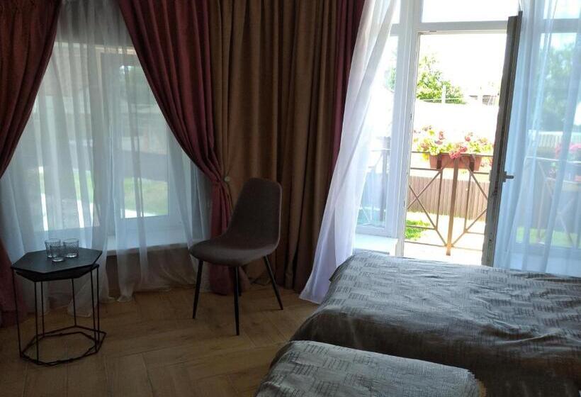 اتاق ساده سه نفره, Espresso