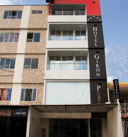 اتاق خانوادگی, Girón Plaza