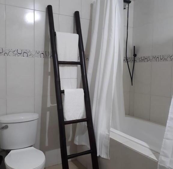 스탠다드 룸, Kampak Wasi