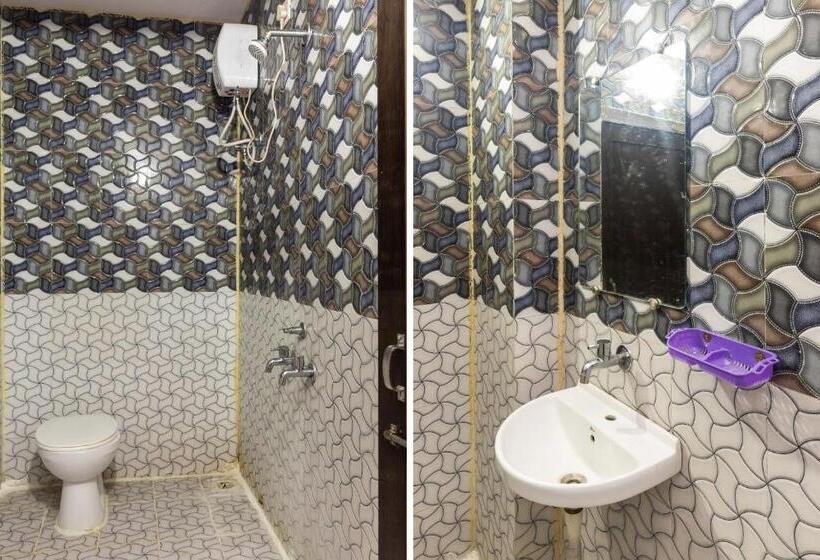 3 Bett Klassisches Zimmer, Collection O Prince Palace