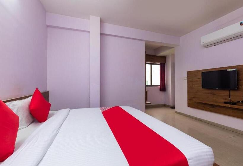 3 Bett Klassisches Zimmer, Collection O Prince Palace