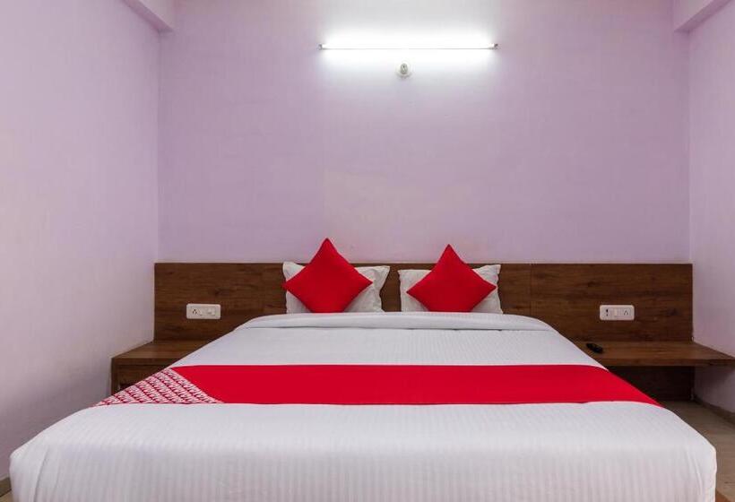 3 Bett Klassisches Zimmer, Collection O Prince Palace