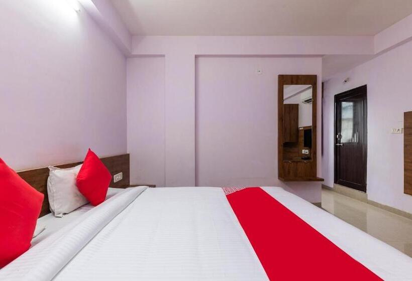 3 Bett Klassisches Zimmer, Collection O Prince Palace