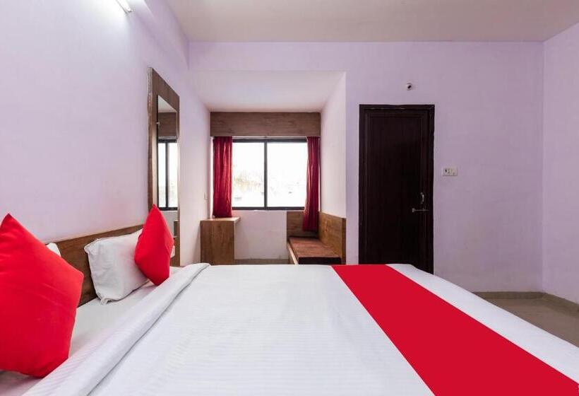 3 Bett Klassisches Zimmer, Collection O Prince Palace