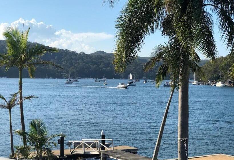 اتاق استاندارد با تخت بزرگ, Pasadena Sydney