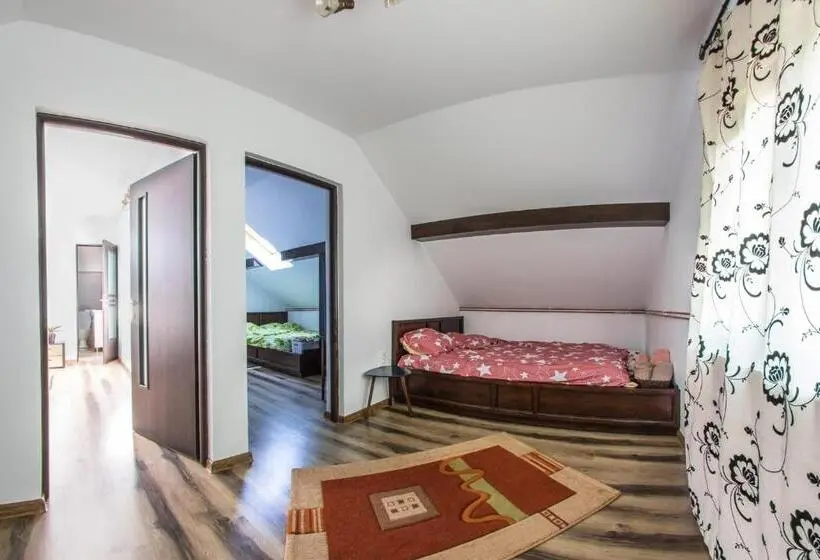خانه 4 خوابه, Casa De Vacanta Mirela