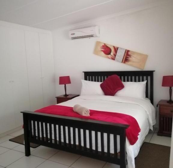 דירת חדר בקומת קרקע, Sakabula Country Lodge