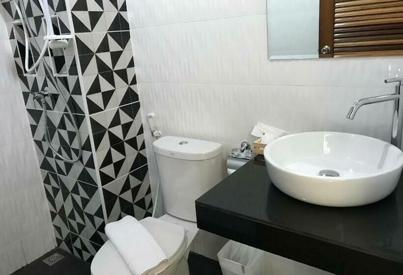 غرفة سوبيريور, Snooze Inn Phuket   Free Shuttle To Bang Rong Pier