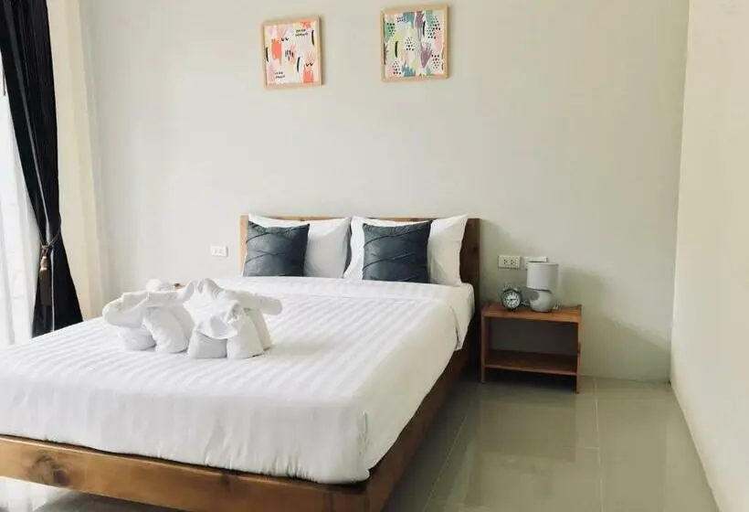 スーペリアールーム, Snooze Inn Phuket   Free Shuttle To Bang Rong Pier