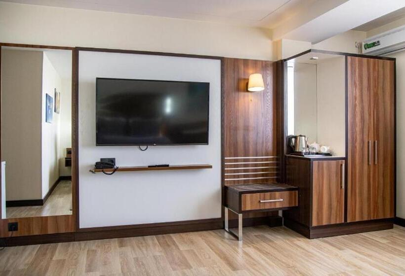 סוויטה, Avenue Park