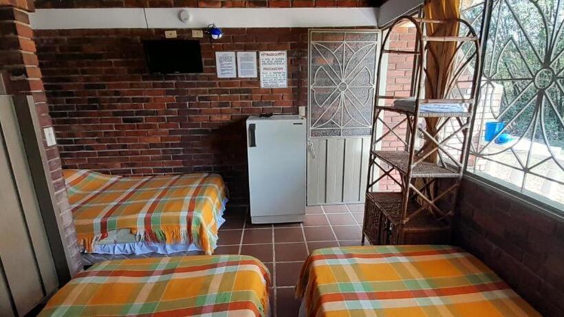 חדר סטנדרט לארבעה, Campestre Luna Roja