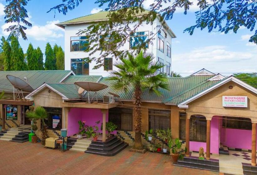 스탠다드 룸 킹사이즈 침대, Mzunguu Safari Lodge