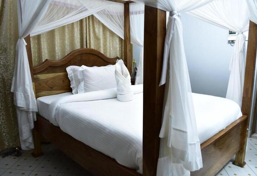 Стандартный Номер Кровать Кинг, Mzunguu Safari Lodge