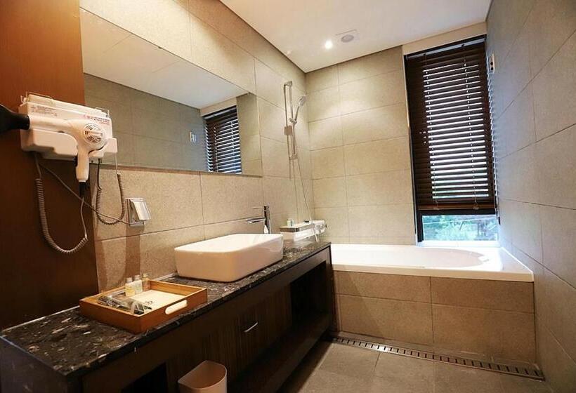 סוויטת ג'וניור, Namyangju Bukhangang Dolcecasa