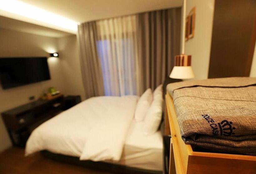 סוויטת ג'וניור, Namyangju Bukhangang Dolcecasa