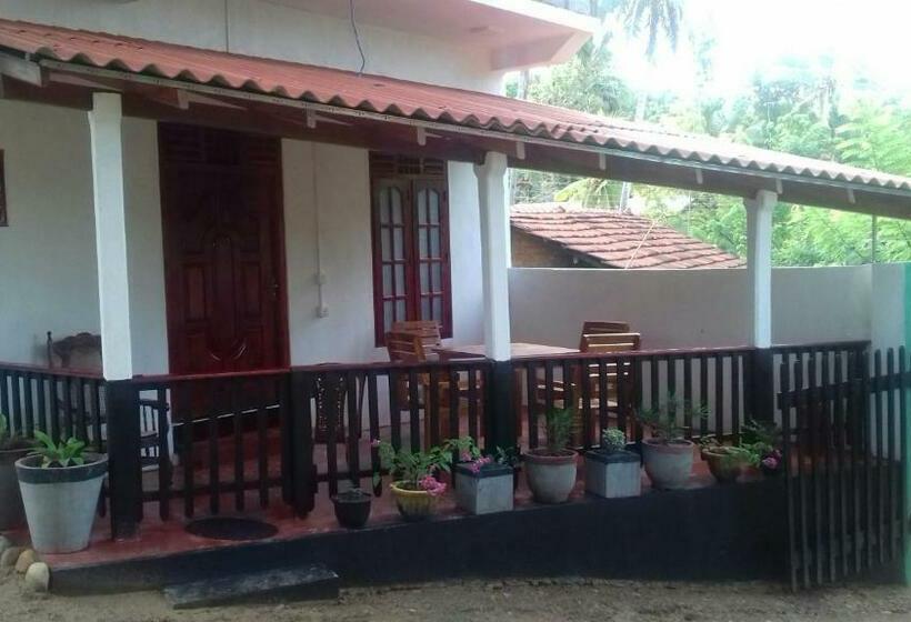 스탠다드 룸 킹사이즈 침대, Mahee House