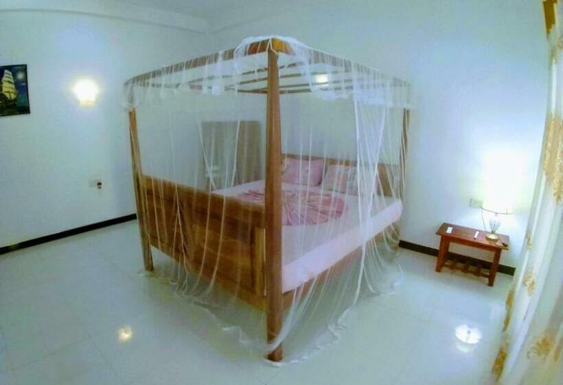 스탠다드 룸 킹사이즈 침대, Mahee House