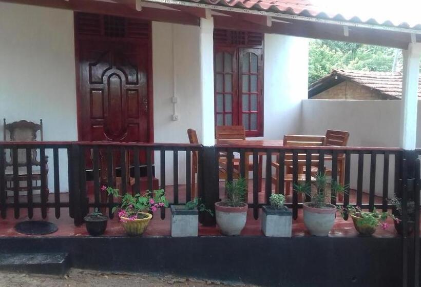 스탠다드 룸 킹사이즈 침대, Mahee House