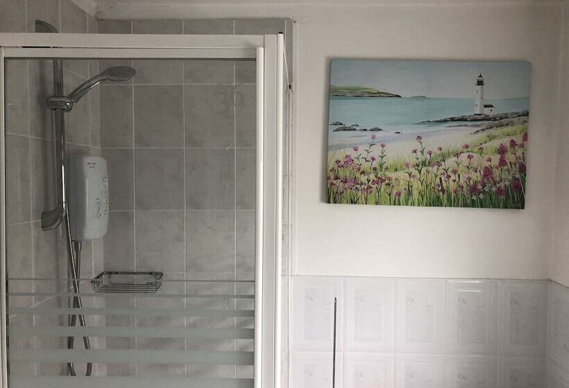 2-Bedroom Classic Apartment, Pier 36