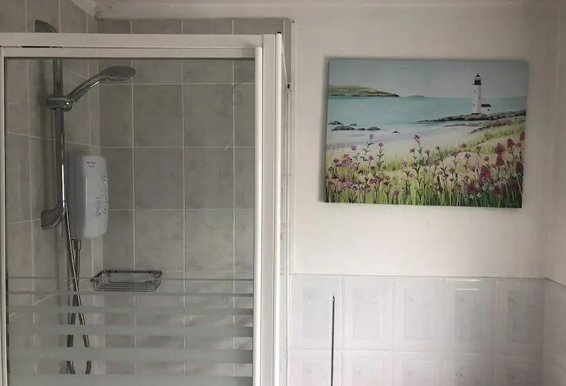 2-Bedroom Classic Apartment, Pier 36