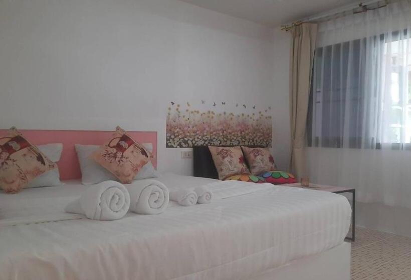 غرفة قياسية مطلّة علي الحديقة, Pon Resort