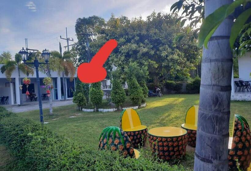 غرفة قياسية رباعية, Pon Resort