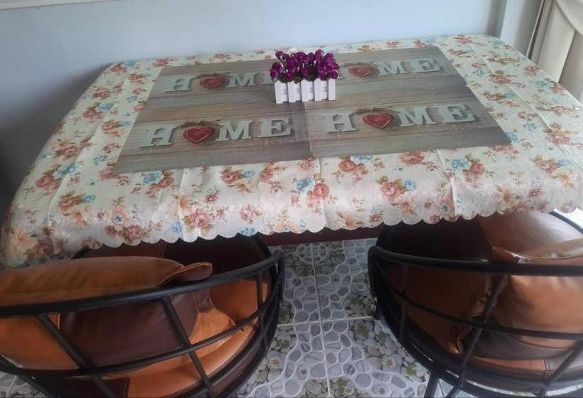 غرفة قياسية رباعية, Pon Resort