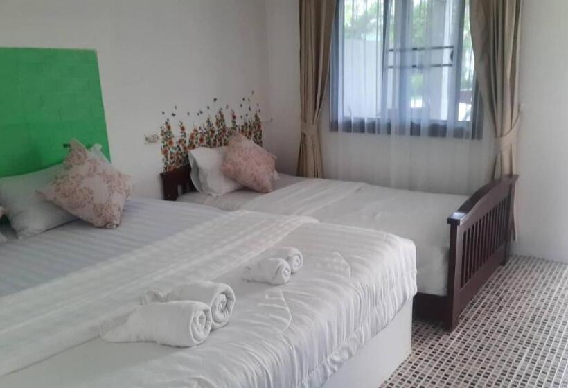 غرفة قياسية ثلاثية, Pon Resort