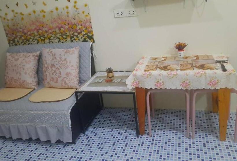 غرفة قياسية ثلاثية, Pon Resort