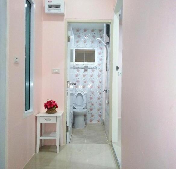 بنجلو قياسى, Pon Resort