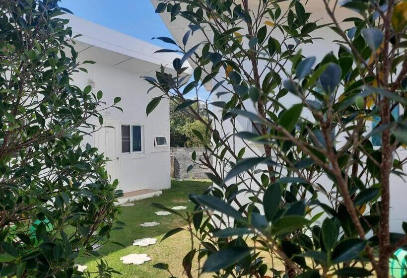 بنجلو قياسى, Pon Resort