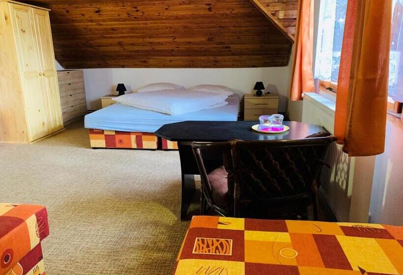 חדר משפחתי חדר אמבטיה משותף, Pension Pod Kaštany Srbská Kamenice