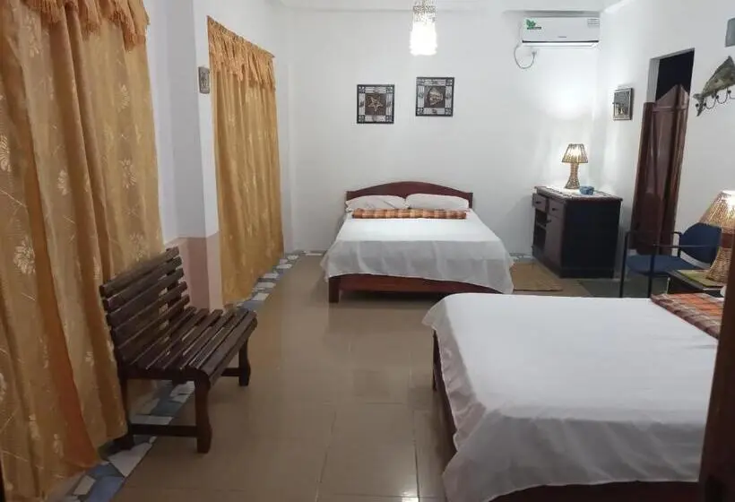 スタンダード４人部屋, Hospedaje Algarrobo Machalilla