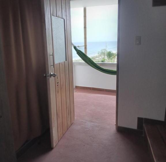 스탠다드 트리플 룸, Hospedaje Algarrobo Machalilla