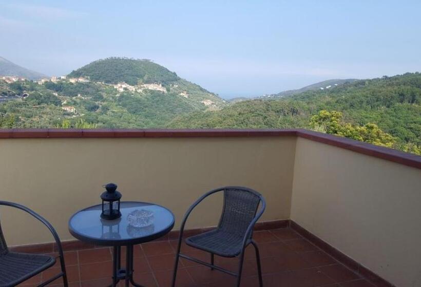 غرفة ديلوكس مطلّة علي البحر, B&b La Taverna Degli Angeli