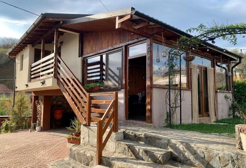 اتاق سوپریور با تخت بزرگ, Casa Cu Muri