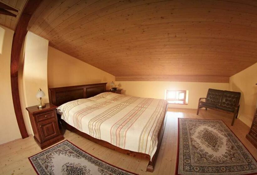 شقة غرفتين, Pension Rothschildův Dvůr