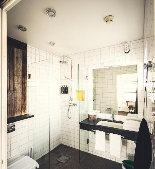 适合残疾人士使用的套间, Salt & Sill