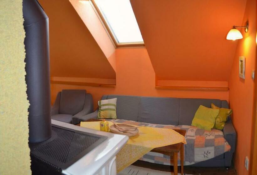 شقة غرفتين, Chalupa Sonja