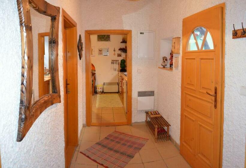 شقة غرفتين, Chalupa Sonja