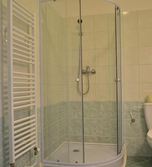 חדר סטנדרט לשלושה, Penzion Aura