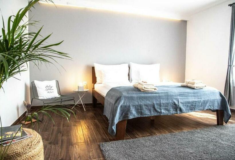 디럭스 스위트, U Josífka